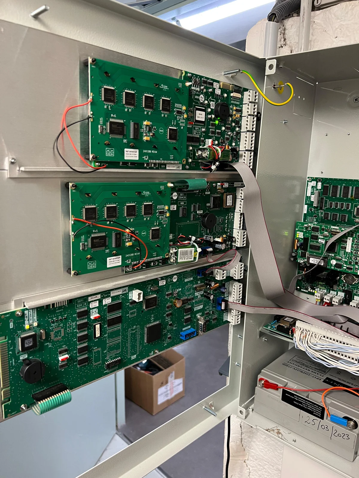 Montage et câblage afficheur LCD et cartes de commande SSI